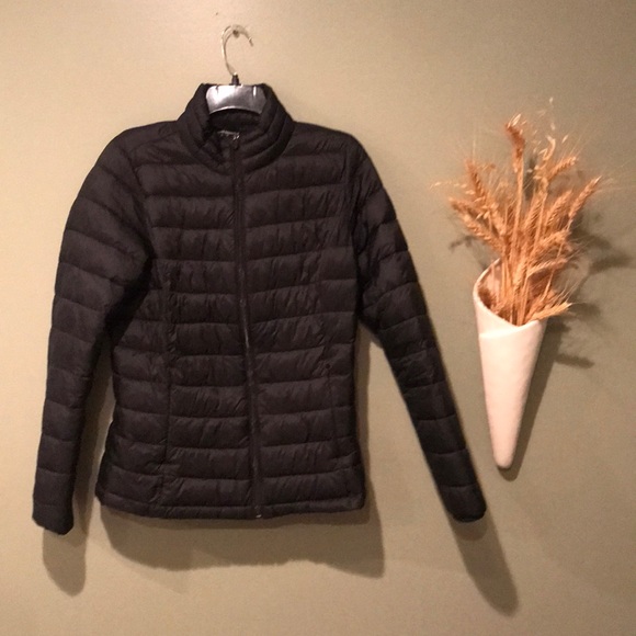 Amazon Essentials Black Women’s Lightweight Long Sleeve Water Resistant Puffer S - Picture 1 of 6